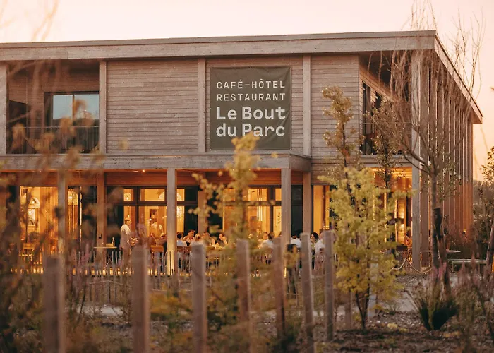 Le Bout Du Parc De Hotel Versailles