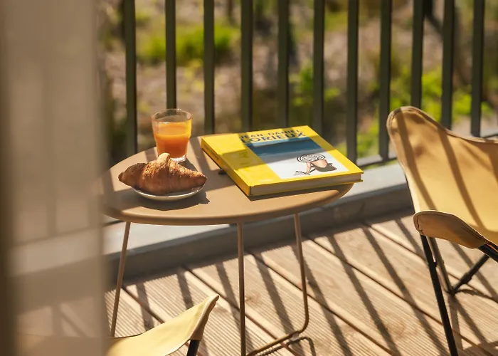 Le Bout Du Parc De Hotel Versailles